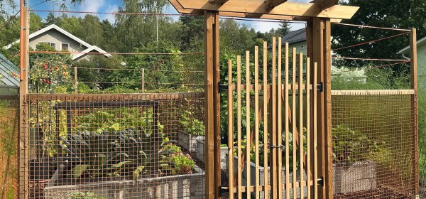 Kasvimaan portaali ja portti.